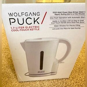 Never been used Wolfgang Puck electric tea kettle